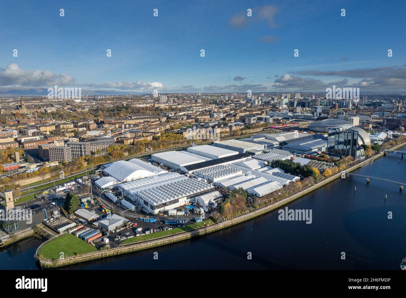 Vue aérienne du site du Sommet climatique de la COP26 à Glasgow, sur le campus de la SEC Banque D'Images