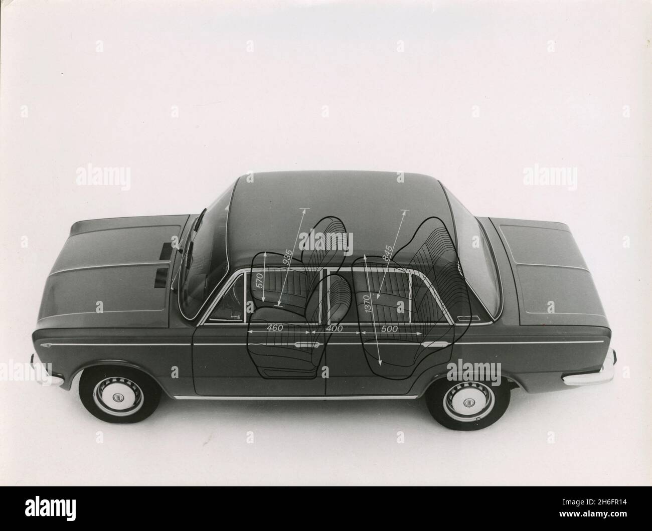 La berline FIAT 125 quatre portes modèle voiture, Italie 1967 Banque D'Images