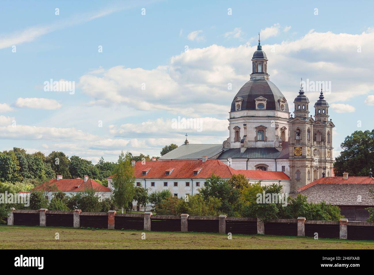 Monastère et église de Pazaislis Camaldolese à Kaunas. Banque D'Images