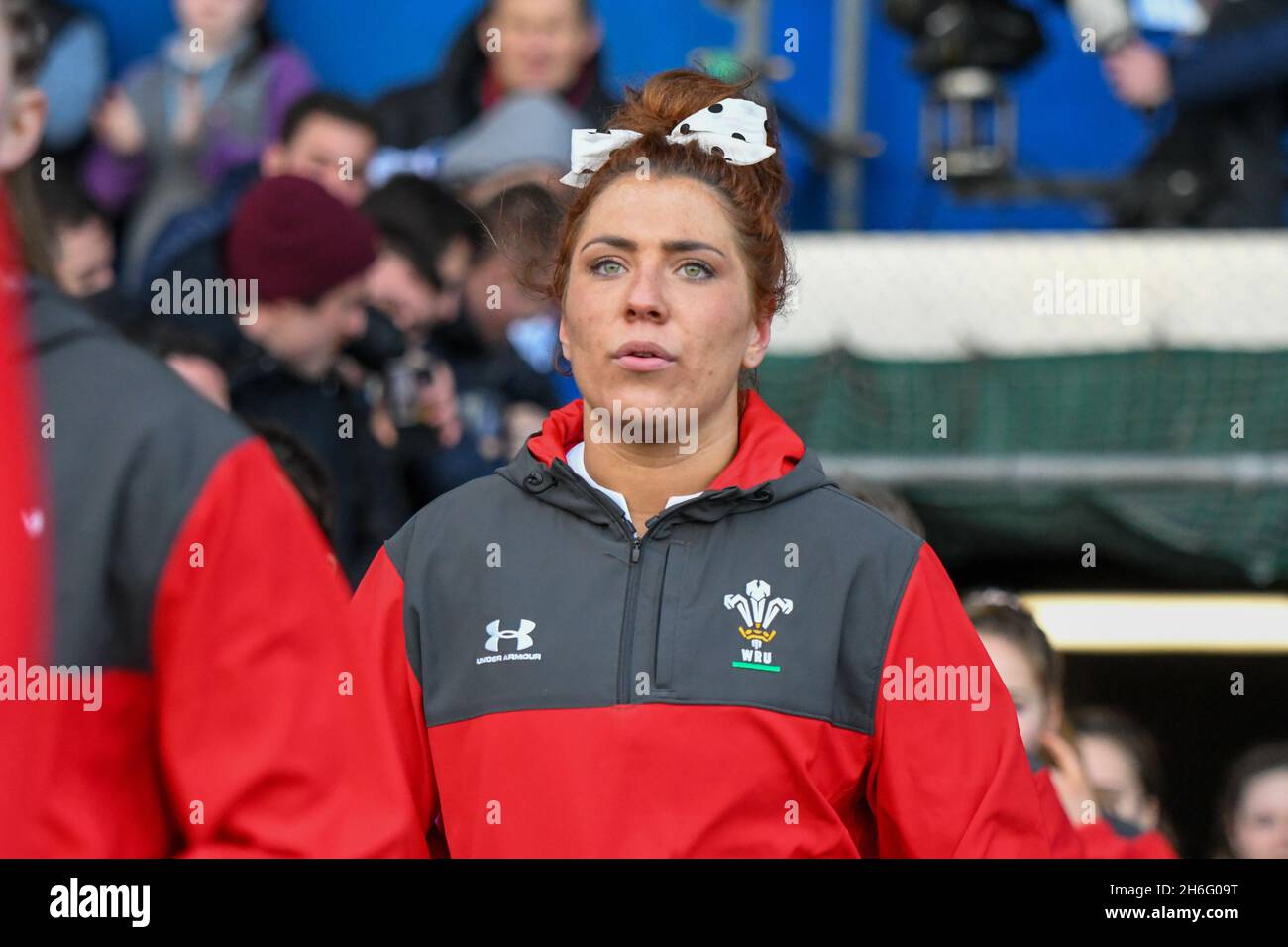 Cardiff, pays de Galles.23 février 2020.Georgia Evans, du pays de Galles, s'est lancé sur le terrain avant le match des femmes du championnat des six Nations entre le pays de Galles et la France au Cardiff Arms Park à Cardiff, pays de Galles, Royaume-Uni, le 23 février 2020.Crédit : Duncan Thomas/Majestic Media/Alay Live News. Banque D'Images