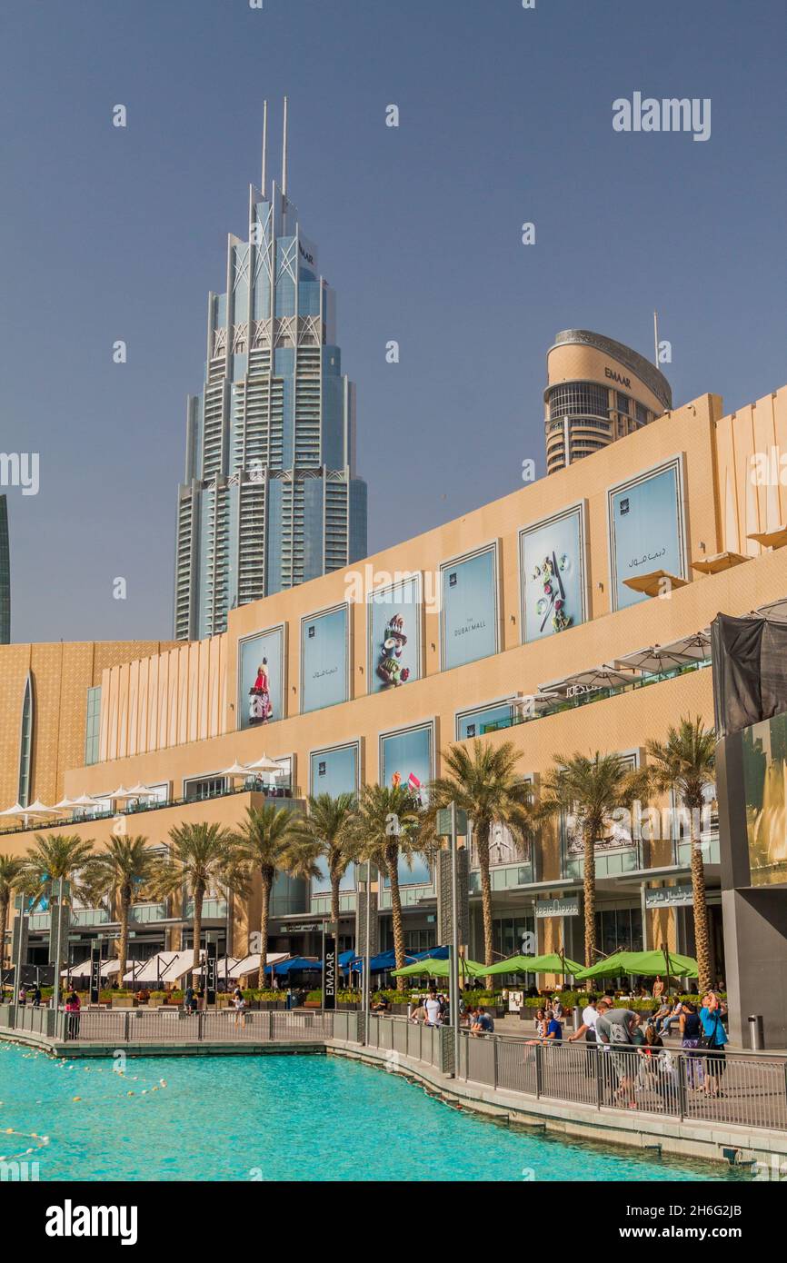 DUBAÏ, Émirats Arabes Unis - 12 MARS 2017 : vue sur le centre commercial de Dubaï, l'un des plus grands centres commerciaux du monde. Banque D'Images