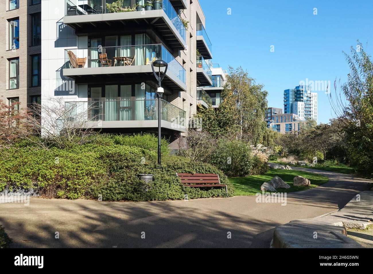 Bâtiments résidentiels modernes à Woodberry, à côté de la réserve naturelle de Woodberry Wetlands à Hackney, Londres Angleterre Royaume-Uni Banque D'Images