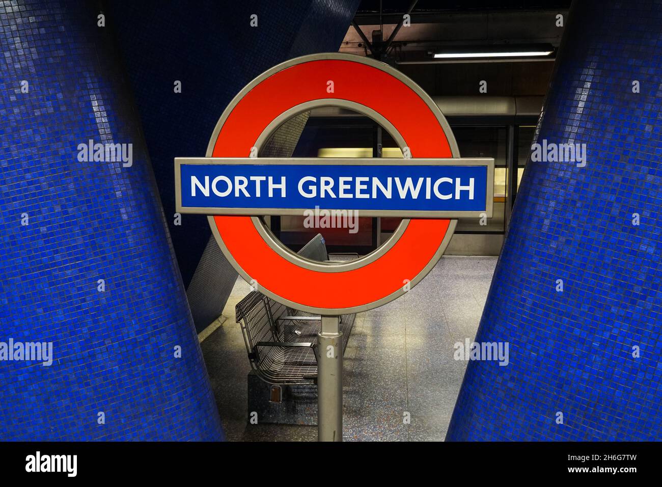 North Greenwich souterrain, station de métro rond panneau Londres Angleterre Royaume-Uni Banque D'Images