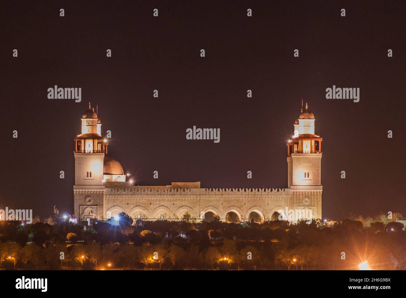 Vue nocturne de la mosquée du Roi Hussein Bin Talal à Amman, Jordanie Banque D'Images