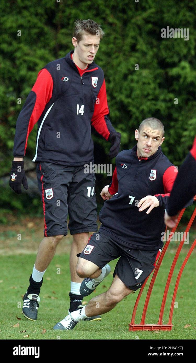 southampton formation pour fa Cup tie contre brentford KEVIN PHILLIPS ET PETER CROUCH.PIC MIKE WALKER, 2005 Banque D'Images