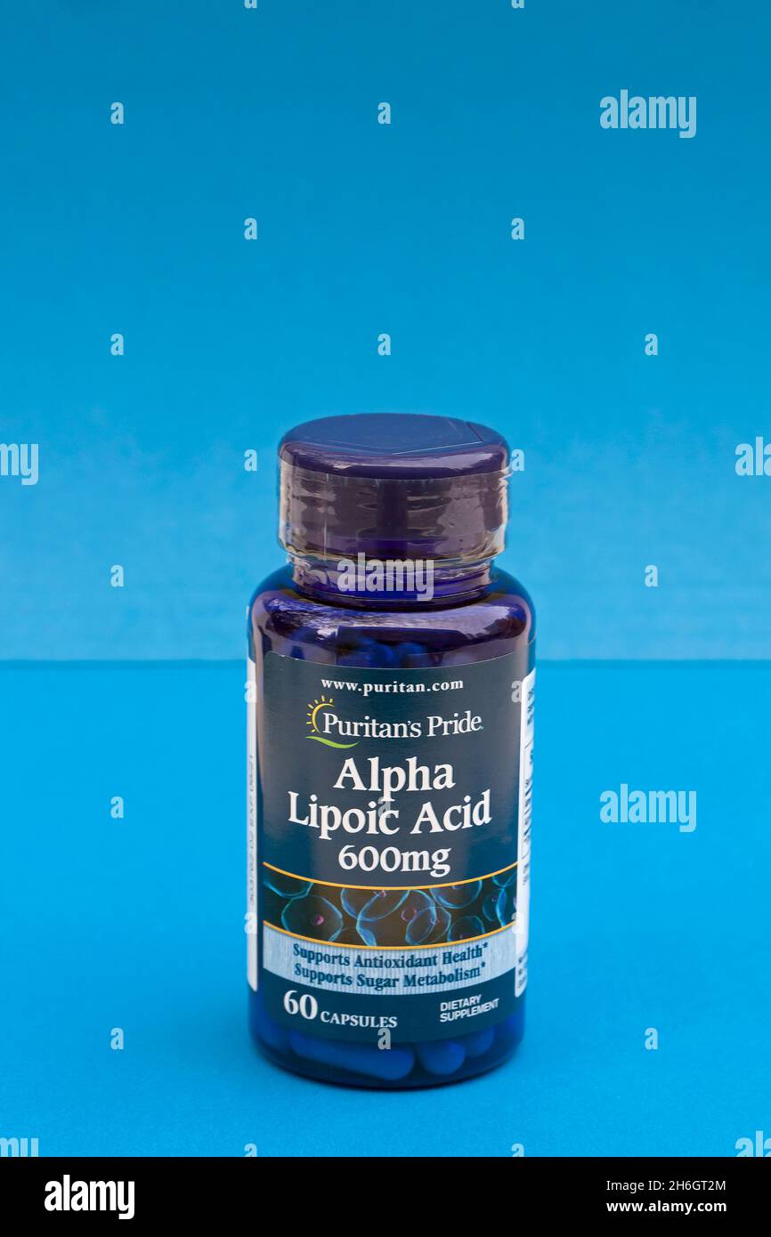 L'acide alpha lipoïque, ou acide a-lipoïque, est un supplément alimentaire qui soutient la santé antioxydante et le métabolisme du sucre (aide à briser les hydrates de carbone). Banque D'Images