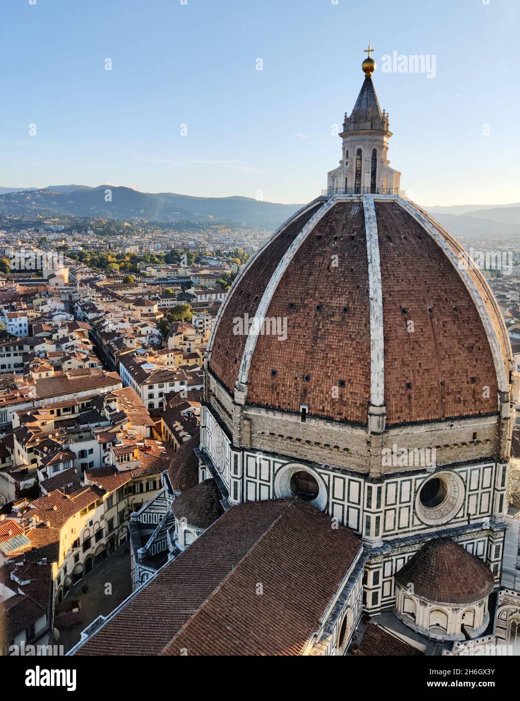 Photo de la coupole de la Cattedrale di San Giovanni prise du haut du campanile di Giotto à Florence, Toscane, Italie Banque D'Images