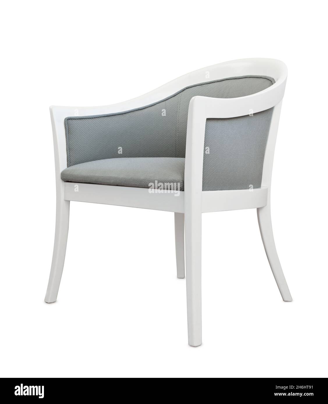 Fauteuil en bois peint et tissu gris isolé sur blanc Banque D'Images