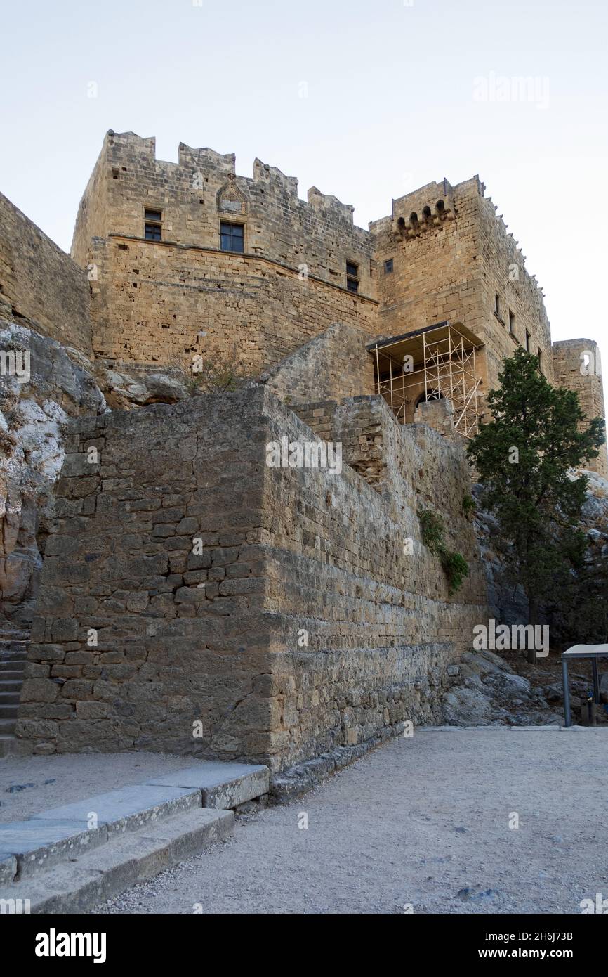 Lindos, Grèce - 27 septembre 2021, vue sur les ruines du château de Lindos, Rhodos, Grèce Banque D'Images