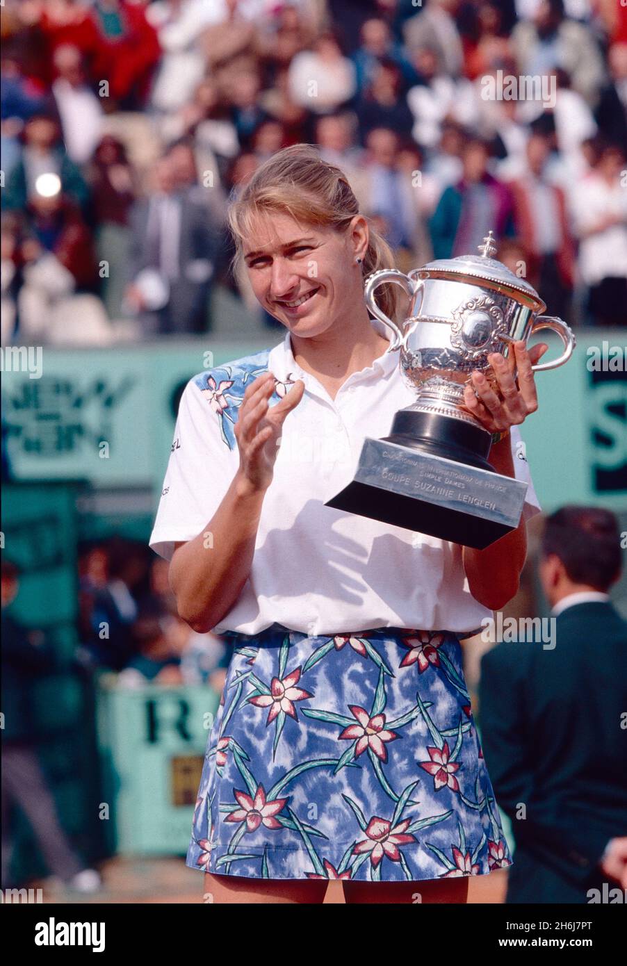 Le joueur de tennis allemand Steffi Graf remporte le tournoi, Roland Garros, France 1995 Banque D'Images