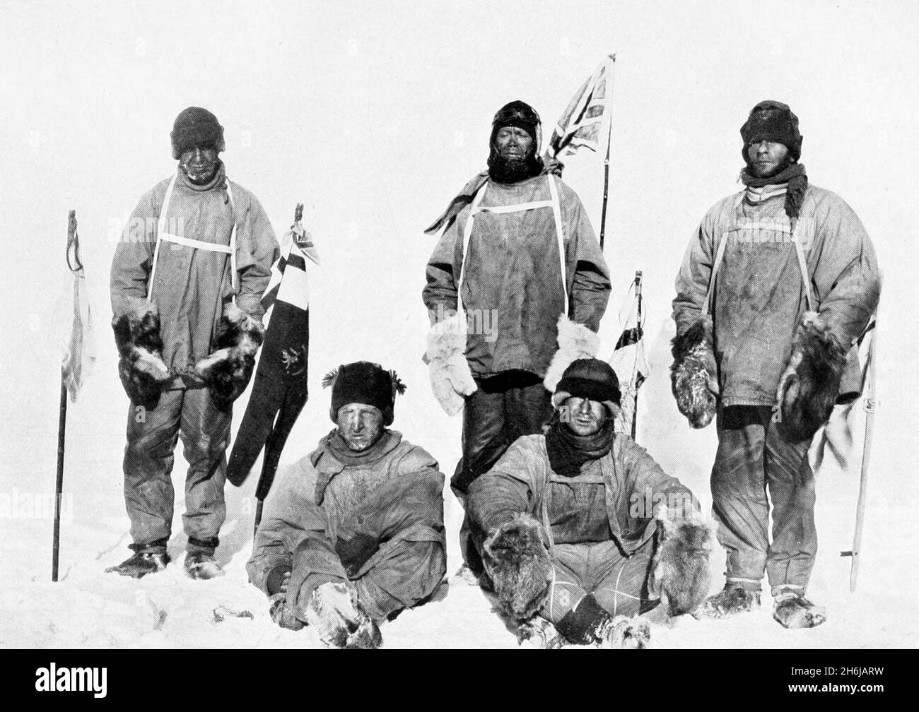 L'équipe du capitaine RF Scott (Scott de l'Antarctique) au pôle Sud le 17 janvier 1912.L'image montre Edward Wilson, Scott et Laurence Oates (debout); et Henry Bowers et Edgar Evans (assis). Banque D'Images