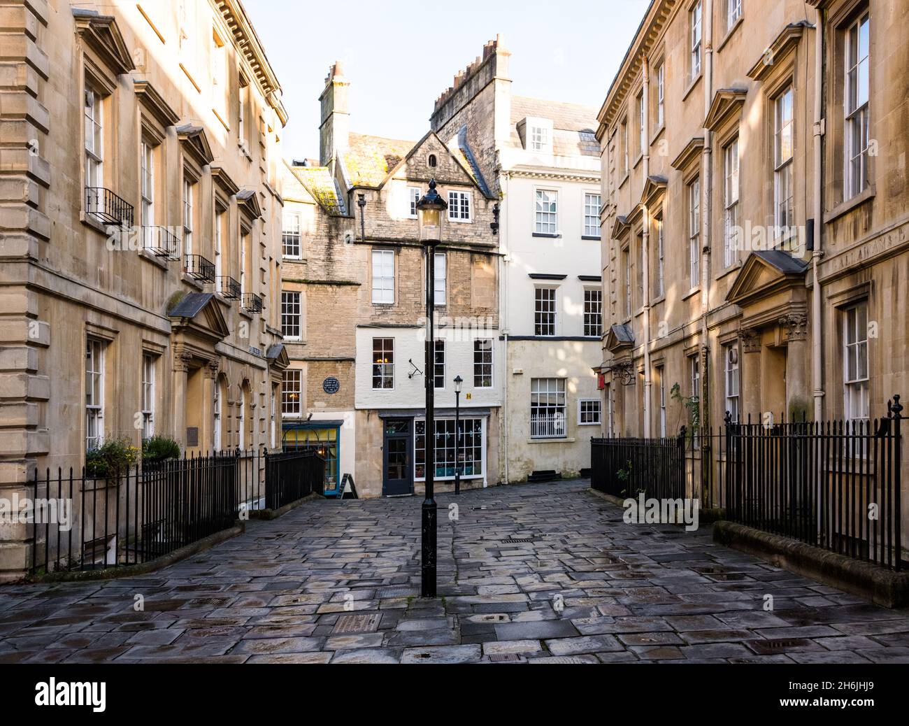 Vue vers North Parade Buildings, Bath, Somerset, Angleterre, Royaume-Uni,Europe Banque D'Images