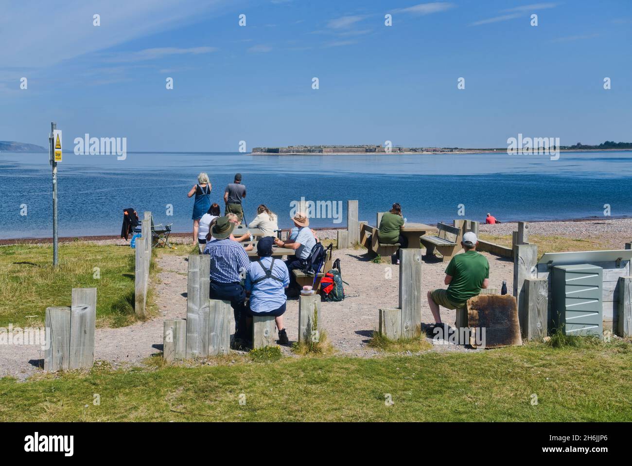 Chanonry point, observateurs de dauphins, Moray firth, Black Isle, vers le sud,belle journée ensoleillée claire, paisible, calme, non découvert, eau fixe,Rose Banque D'Images