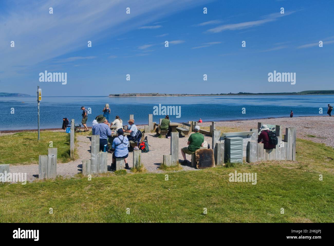 Chanonry point, observateurs de dauphins, Moray firth, Black Isle, vers le sud,belle journée ensoleillée claire, paisible, calme, non découvert, eau fixe,Rose Banque D'Images