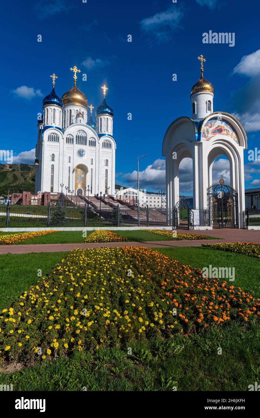 Cathédrale de la Nativité, Ploshchad' Pobedy, Yuzhno-Sakhalinsk, Sakhaline, Russie,Eurasie Banque D'Images