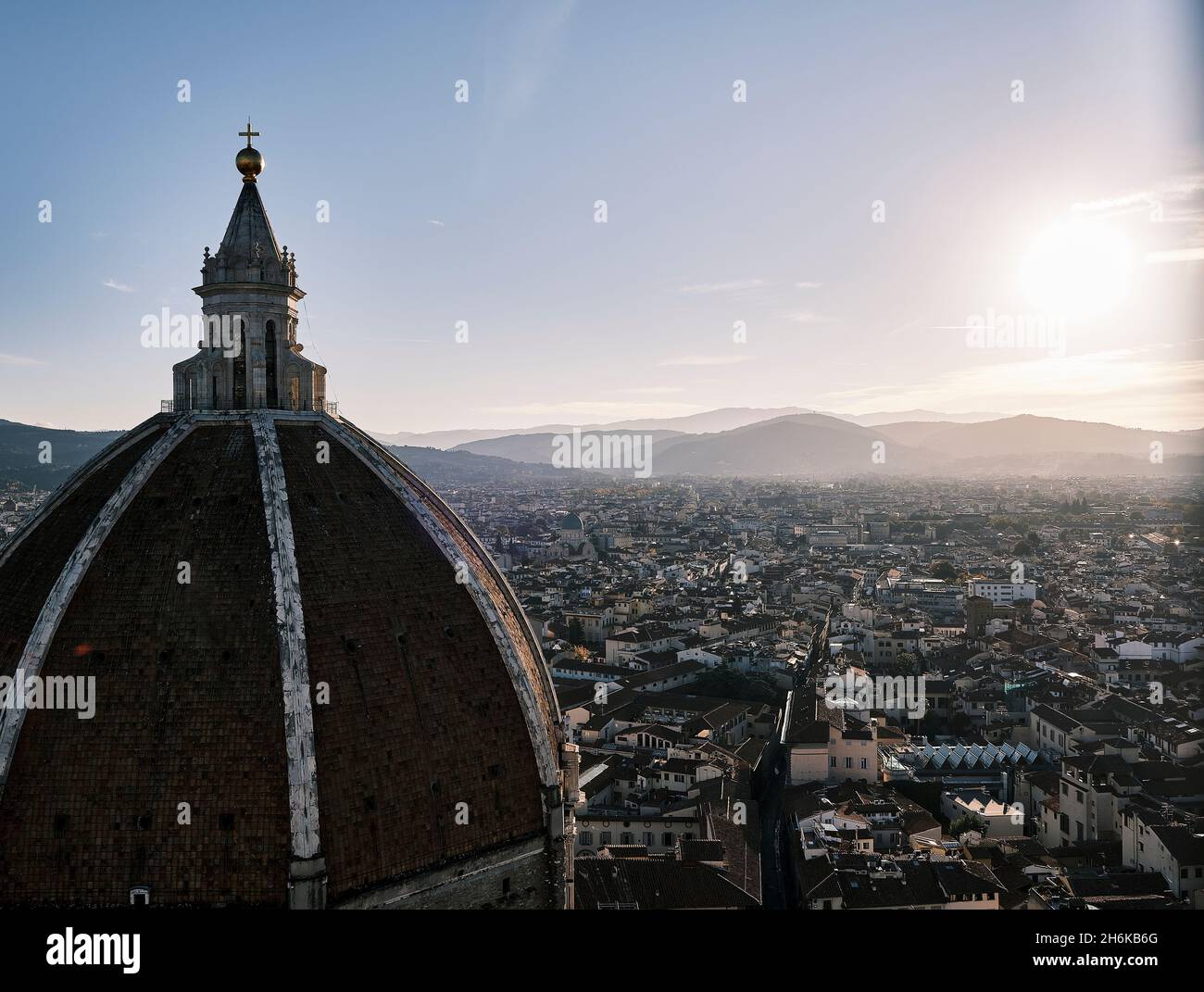Photo de la coupole de la Cattedrale di San Giovanni prise du haut du campanile di Giotto à Florence, Toscane, Italie Banque D'Images
