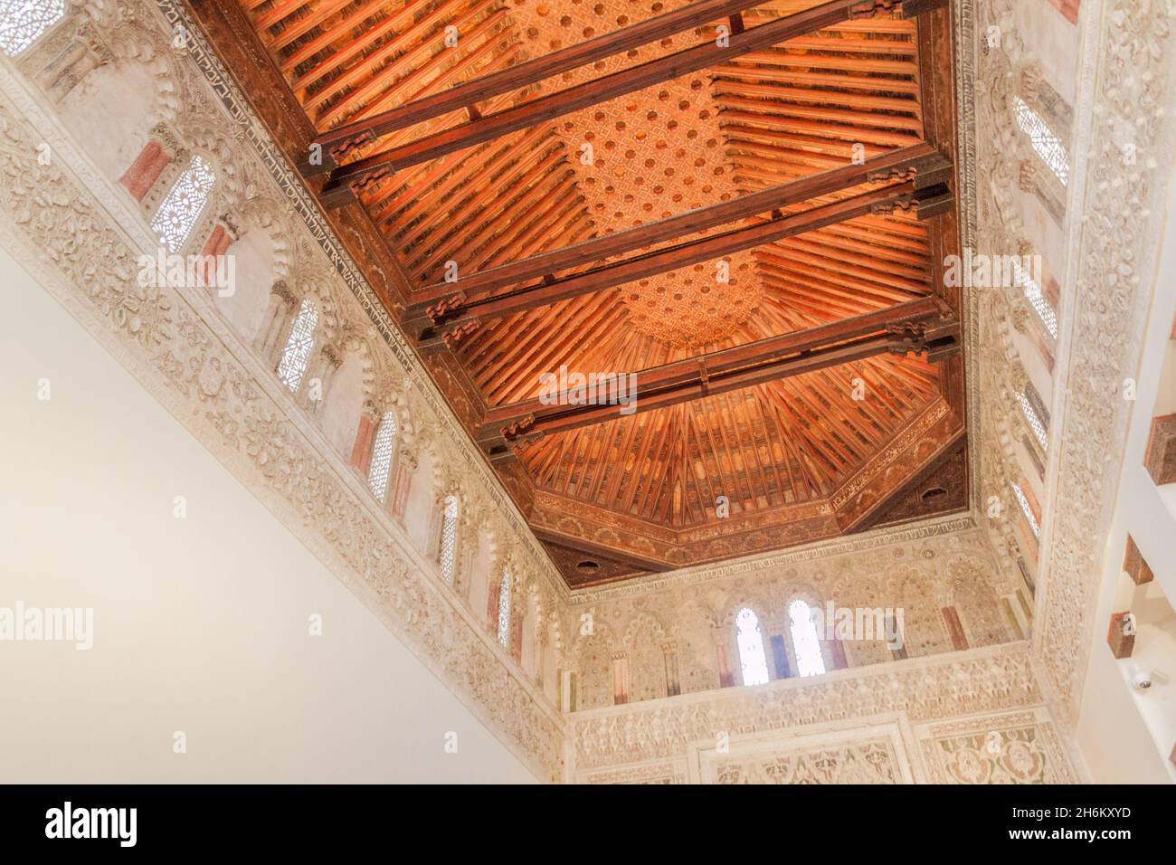 TOLÈDE, ESPAGNE - 23 OCTOBRE 2017 : intérieur de la synagogue El Transito à Tolède, Espagne Banque D'Images