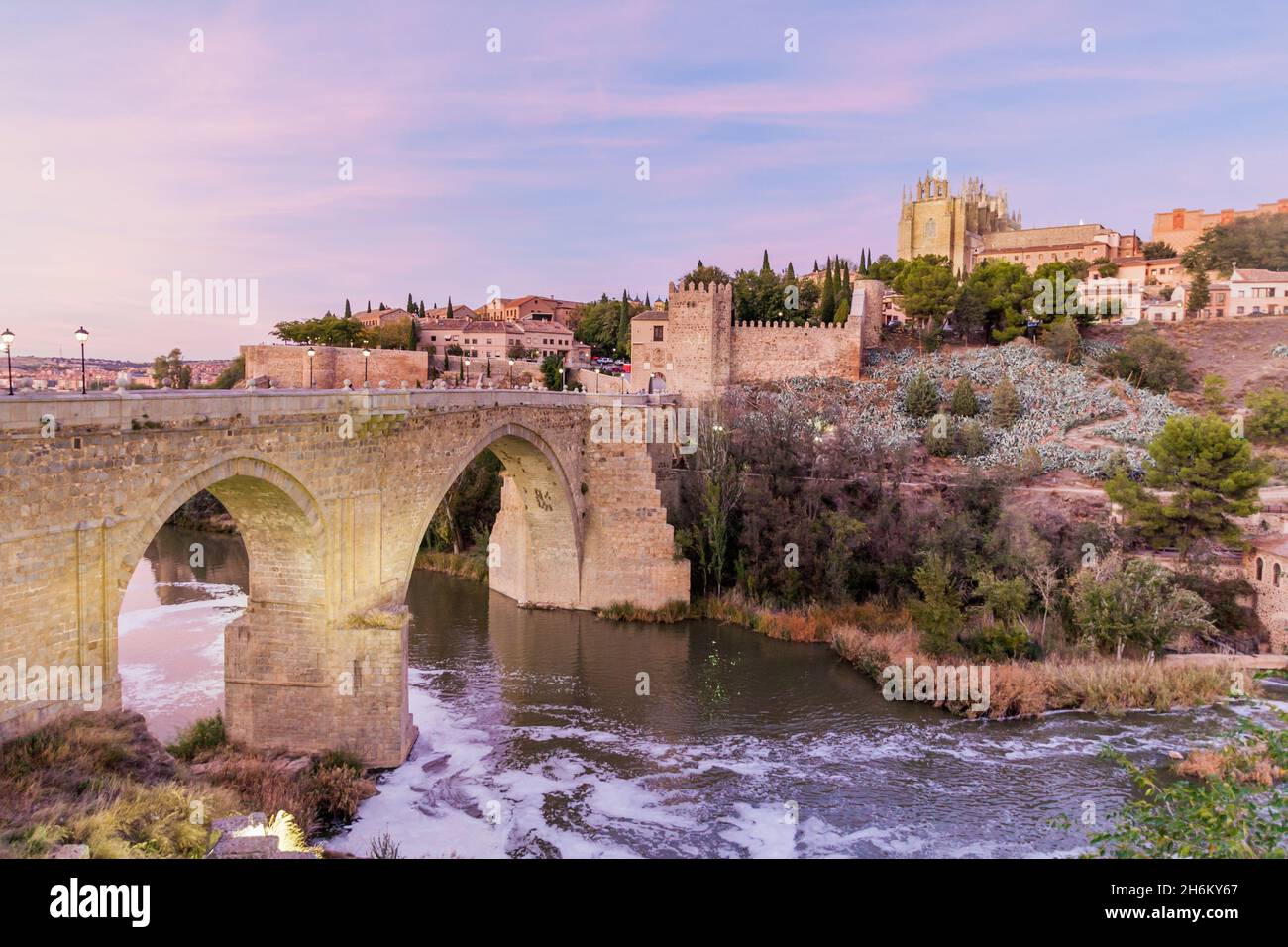 Pont Puente San Martin à Tolède, Espagne Banque D'Images