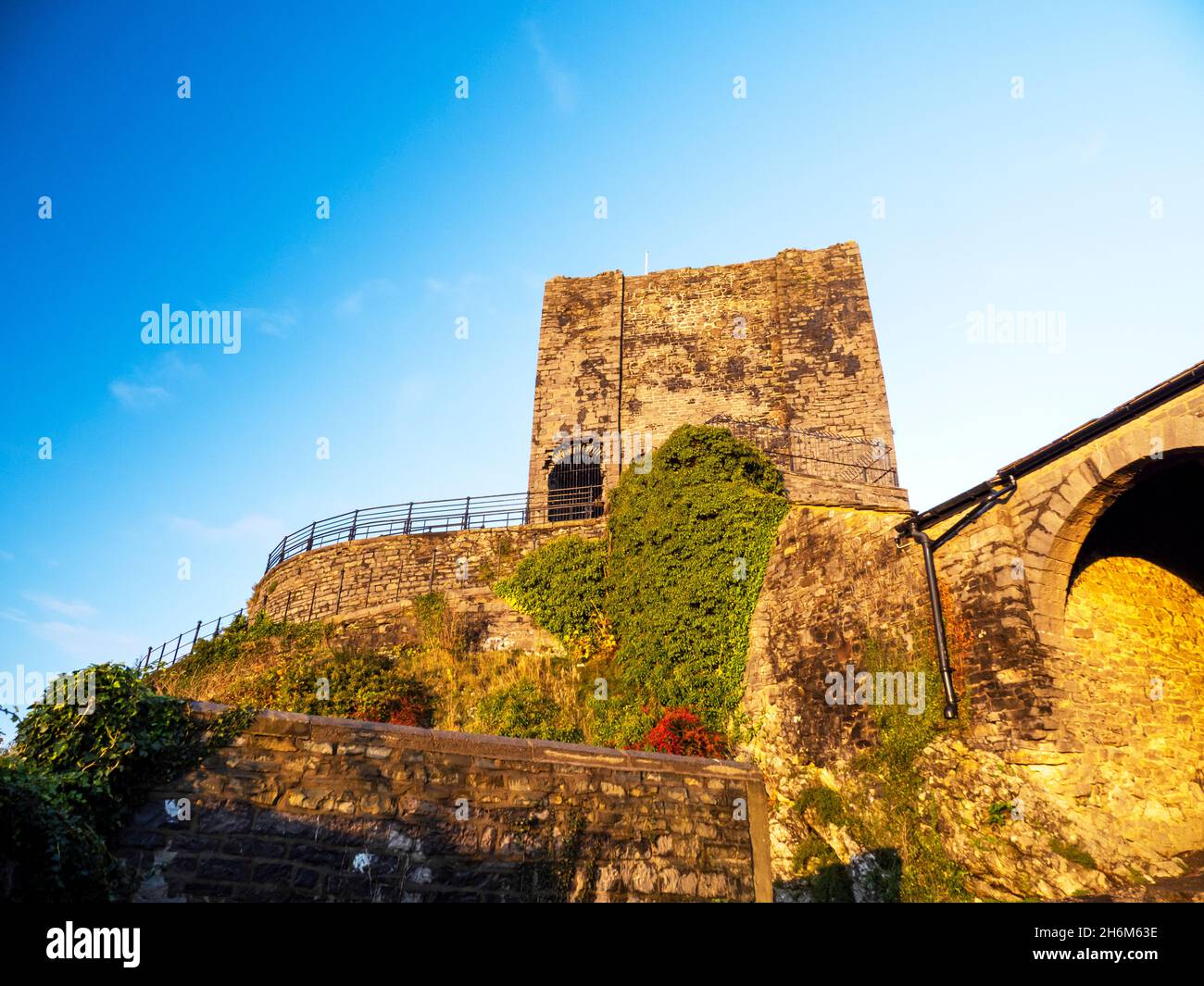 Le Keep normand de Clitheroe, Château, Clitheroe, Lancashire, Royaume-Uni,au coucher du soleil. Banque D'Images