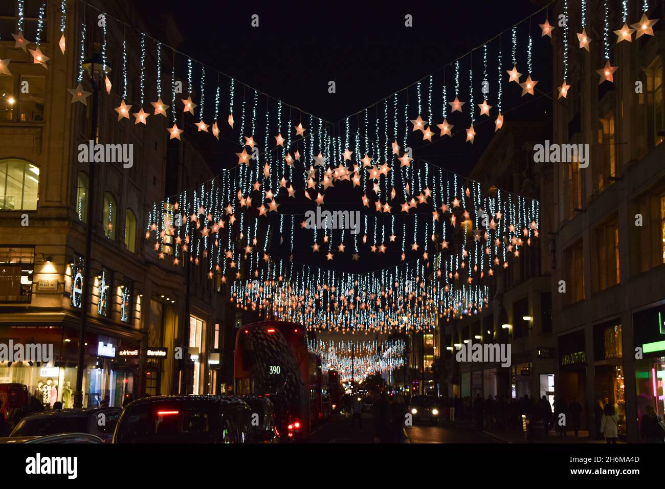 Londres, Royaume-Uni.15 novembre 2021.Illuminations de Noël à Oxford Street  Photo Stock - Alamy