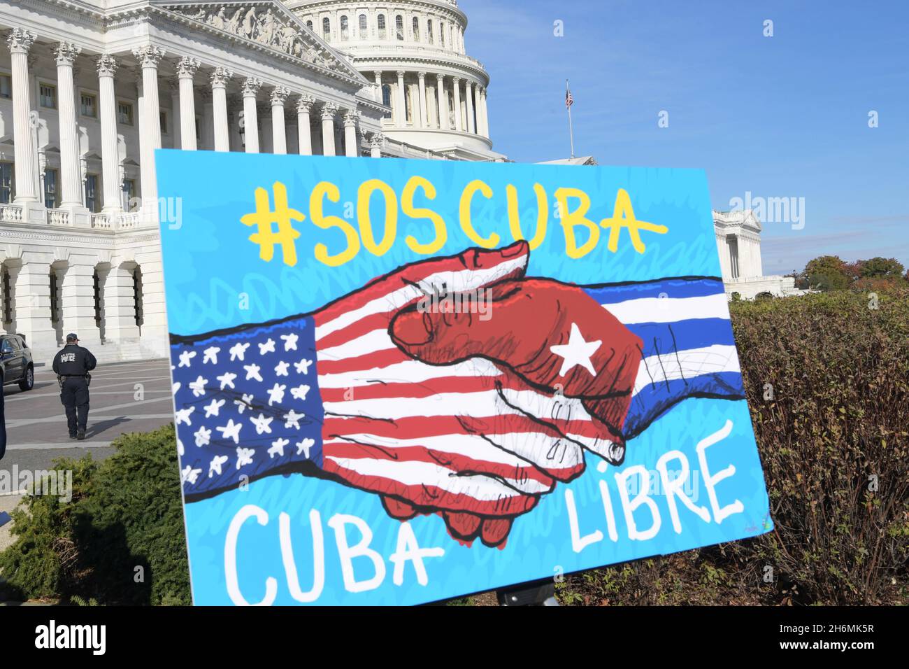 16 novembre 2021, Washington, Distric of Columbia, Etats-Unis: Un panneau est vu devant le Capitole lors de la conférence de presse vers le 15 novembre Cuba manifestations aujourd'hui le 16 novembre 2021 à House Triangle/Capitol Hill à Washington DC, Etats-Unis.(Credit image: © Lénine Nolly/ZUMA Press Wire) Banque D'Images