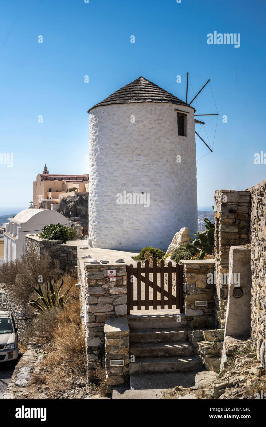 ANO Syros a été fondé en 1200 par les Vénitiens le village est perché sur une colline surplombant le port de Syros. Banque D'Images