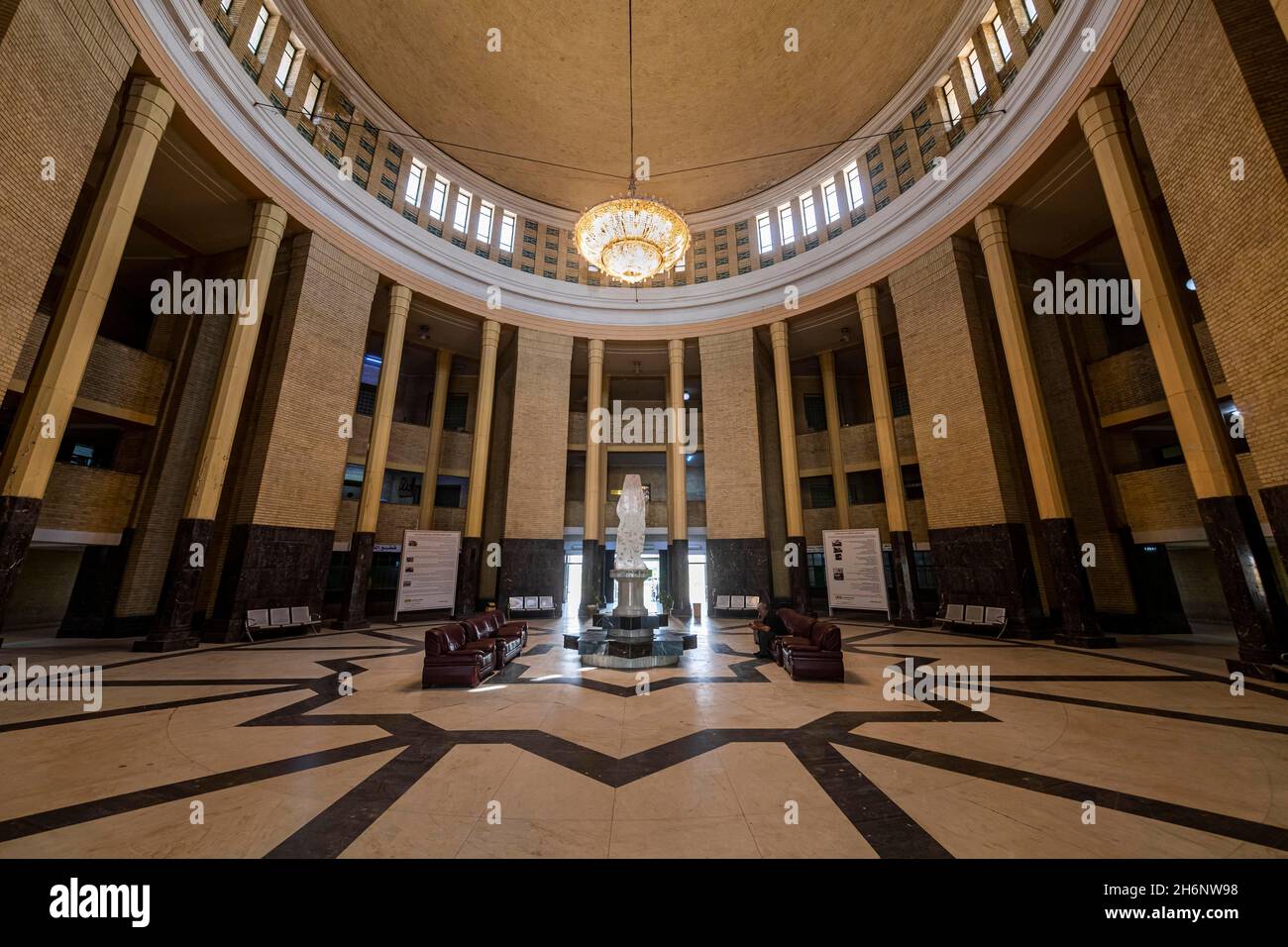 Intérieur de la gare centrale de Bagdad, Bagdad, Iraq Banque D'Images