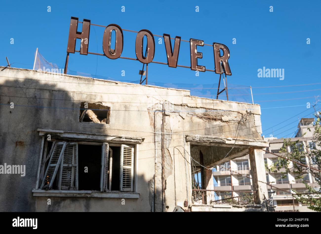 La ville abandonnée de Varosha, Famagusta, Chypre, avait été fermée au monde depuis l'invasion turque en 1974 jusqu'à son ouverture en octobre 2020. Banque D'Images