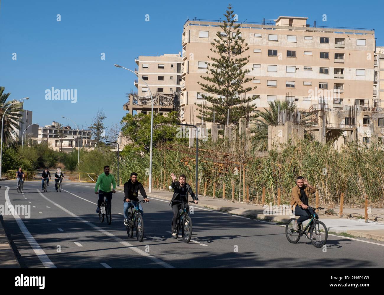La ville abandonnée de Varosha, Famagusta, Chypre, avait été fermée au monde depuis l'invasion turque en 1974 jusqu'à son ouverture en octobre 2020. Banque D'Images