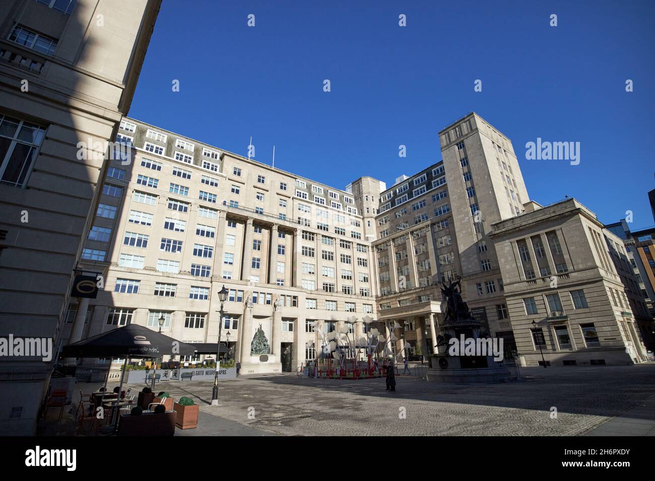 Échange de bâtiments drapeaux d'échange monument nelson Liverpool merseyside royaume-uni Banque D'Images