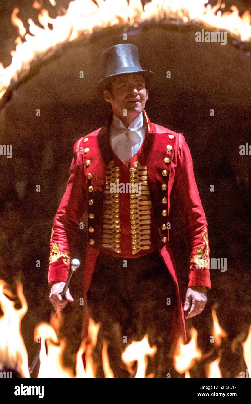 DATE DE SORTIE: 20 décembre 2017 TITRE: The Greatest showman STUDIO: XXème siècle Fox DIRECTOR: Michael Gracey PLOT: Inspiré par l'imagination de P.T.Barnum, le plus grand showman est une comédie musicale originale qui célèbre la naissance du show business et raconte à un visionnaire qui s'est levé de rien pour créer un spectacle qui est devenu une sensation mondiale.STARRING: Hugh Jackman comme P.T.Barnum, Michelle Williams, Zac Efron, Zendaya.(Credit image: © XXème siècle Fox / Entertainment Pictures) Banque D'Images