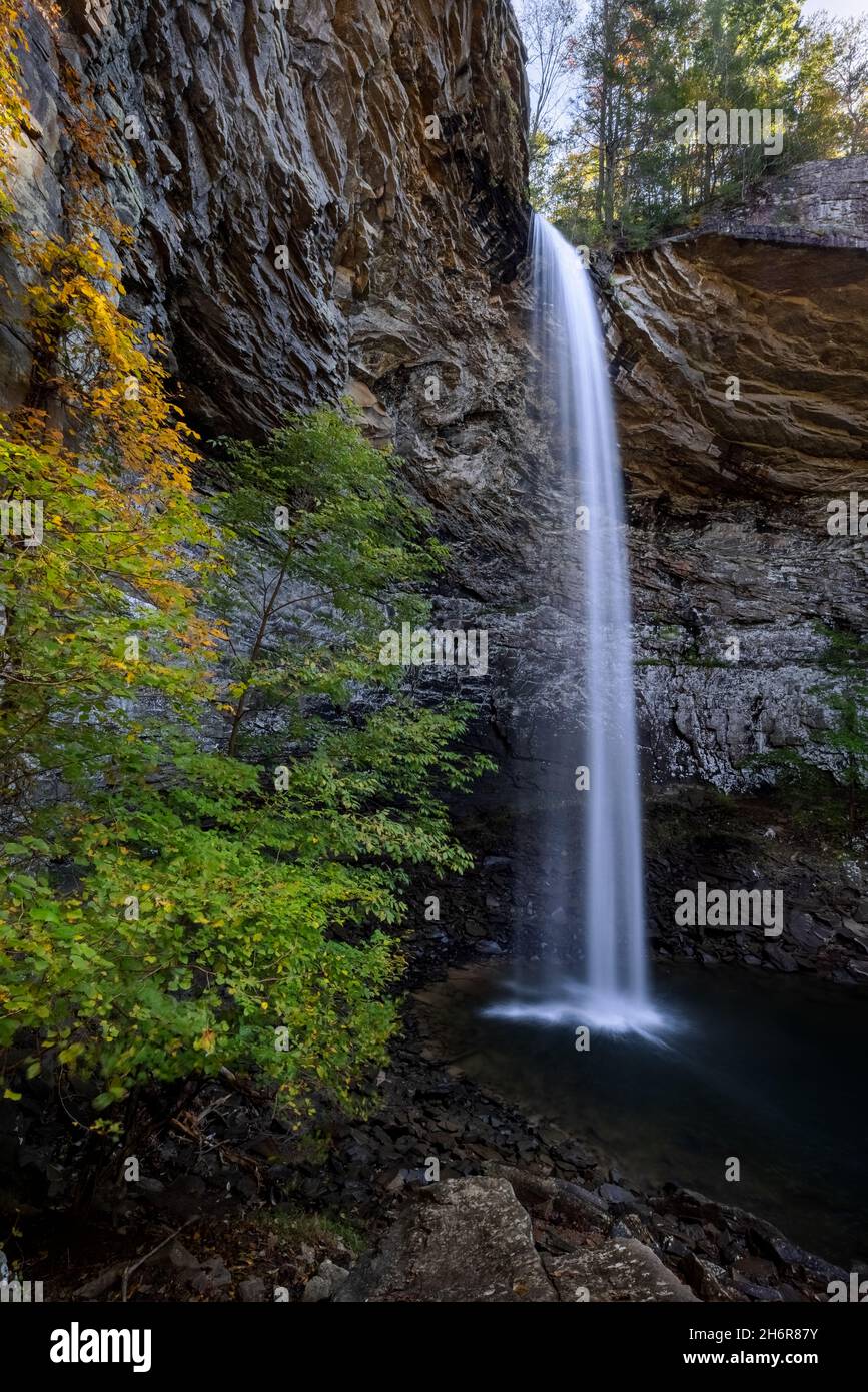 Ozone Falls - comté de Cumberland, Tennessee.Splendeur d'automne aux chutes ozone sur le plateau Cumberland. Banque D'Images