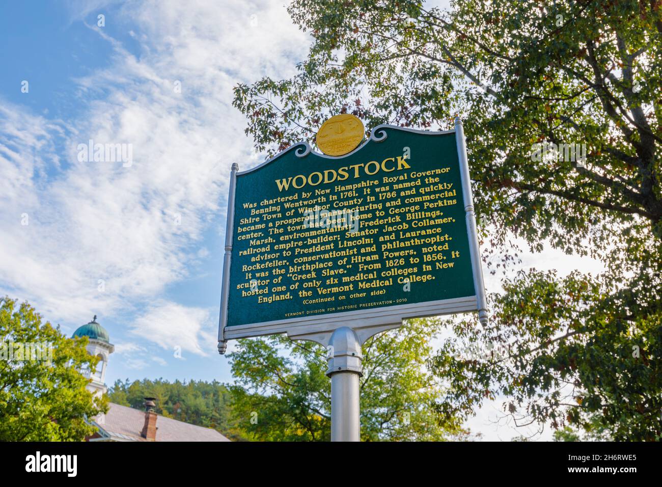 Panneau de nom à Woodstock, Vermont, Nouvelle-Angleterre, États-Unis avec des informations sur la ville.« la plus jolie petite ville d'Amérique » Banque D'Images