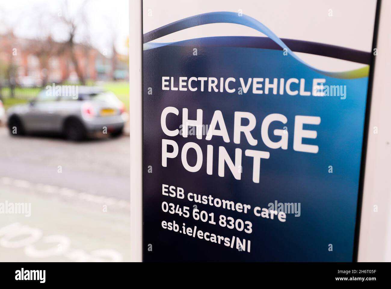 Stations et points de recharge de voitures électriques à Belfast, Irlande du Nord. Banque D'Images