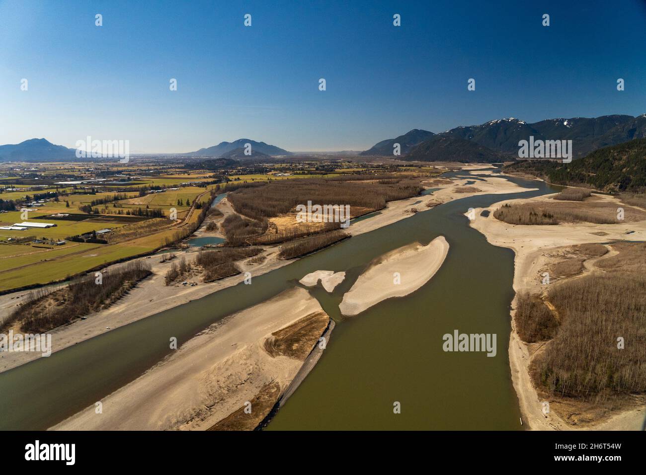 Vallée du fleuve Fraser près de la ville de Chilliwack, en Colombie-Britannique, Canada. Banque D'Images