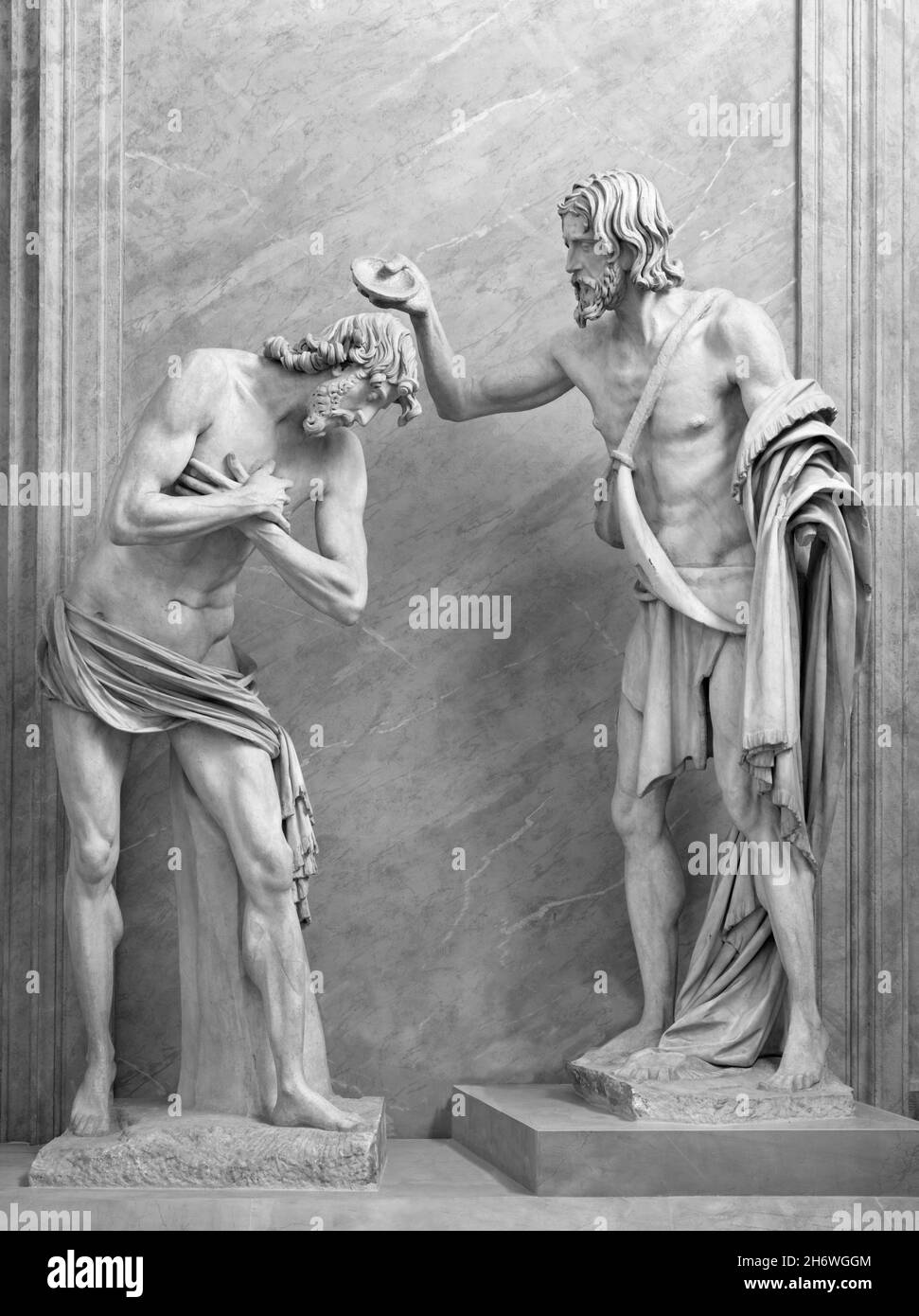 ROME, ITALIE - 29 AOÛT 2021 : la statue en marbre du Baptême du Christ dans l'église Basilique de San Giovanni Battista dei Fiorentini Banque D'Images