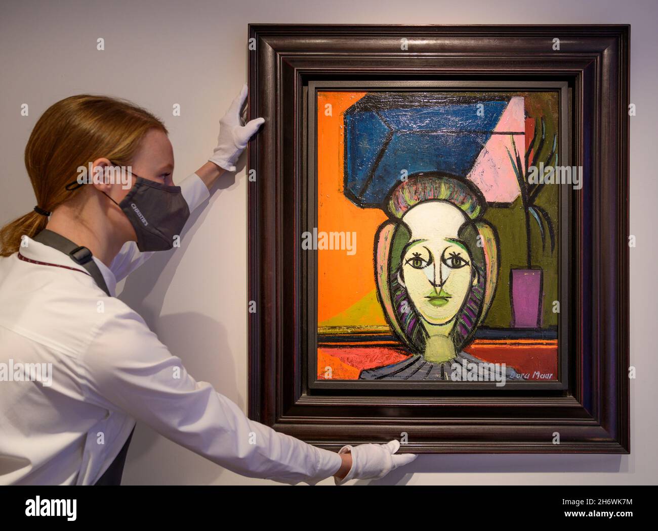 Christie’s, Londres, Royaume-Uni.18 novembre 2021.Célébration du goût et du style d’un champion de l’art et du design, Christie’s offre la Collection de Victoria, Lady de Rothschild dans une vente en ligne qui s’ouvre aux enchères du 18 novembre au 9 décembre et comprend plus de 200 lots, couvrant les 20e et 21e siècles.Image: Buste de femme a la plante (que l'on croit Nusch Éluard), peint vers 1937-38 par Dora Maar (1907-1997), estimation: £20,000-40,000.Crédit : Malcolm Park/Alay Live News. Banque D'Images