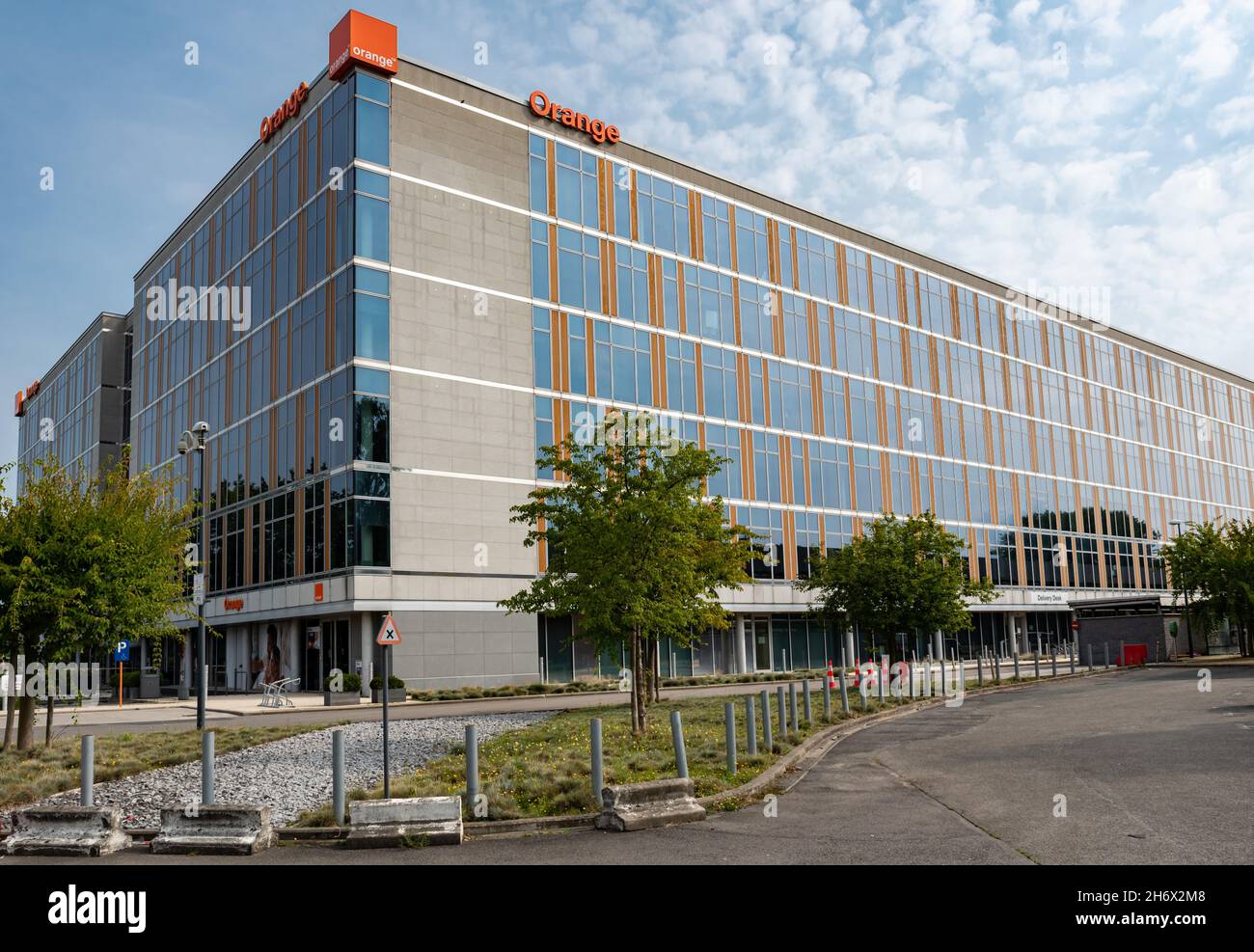 Evere, région de Bruxelles-capitale, Belgique - 20 09 2021: Siège social de la société Orange Telecom Banque D'Images