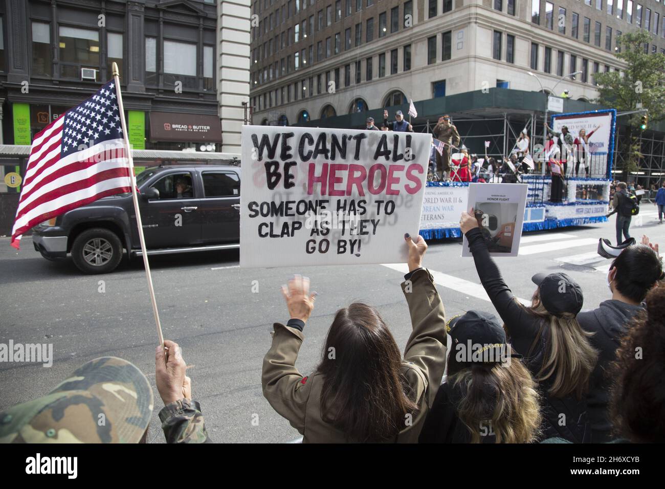 Défilé de la fête des anciens combattants 2021 le long de la 5e avenue.La ville de New York accueille le plus grand défilé de la journée des anciens combattants du pays. Banque D'Images
