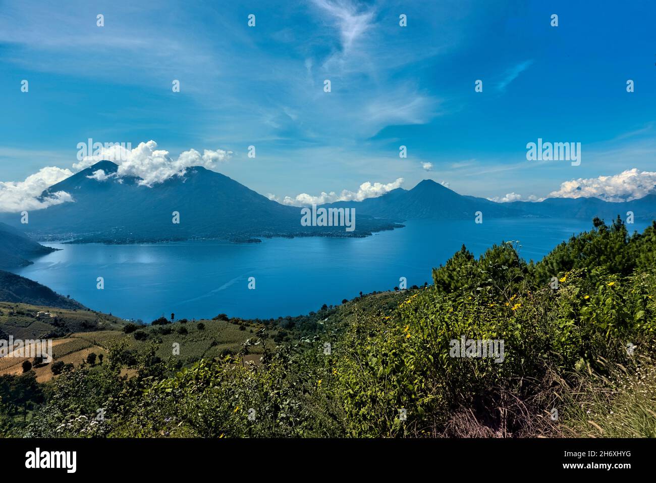 La vue de Mirador Mario Montenegro, lac Atitlan, Guatemala Banque D'Images