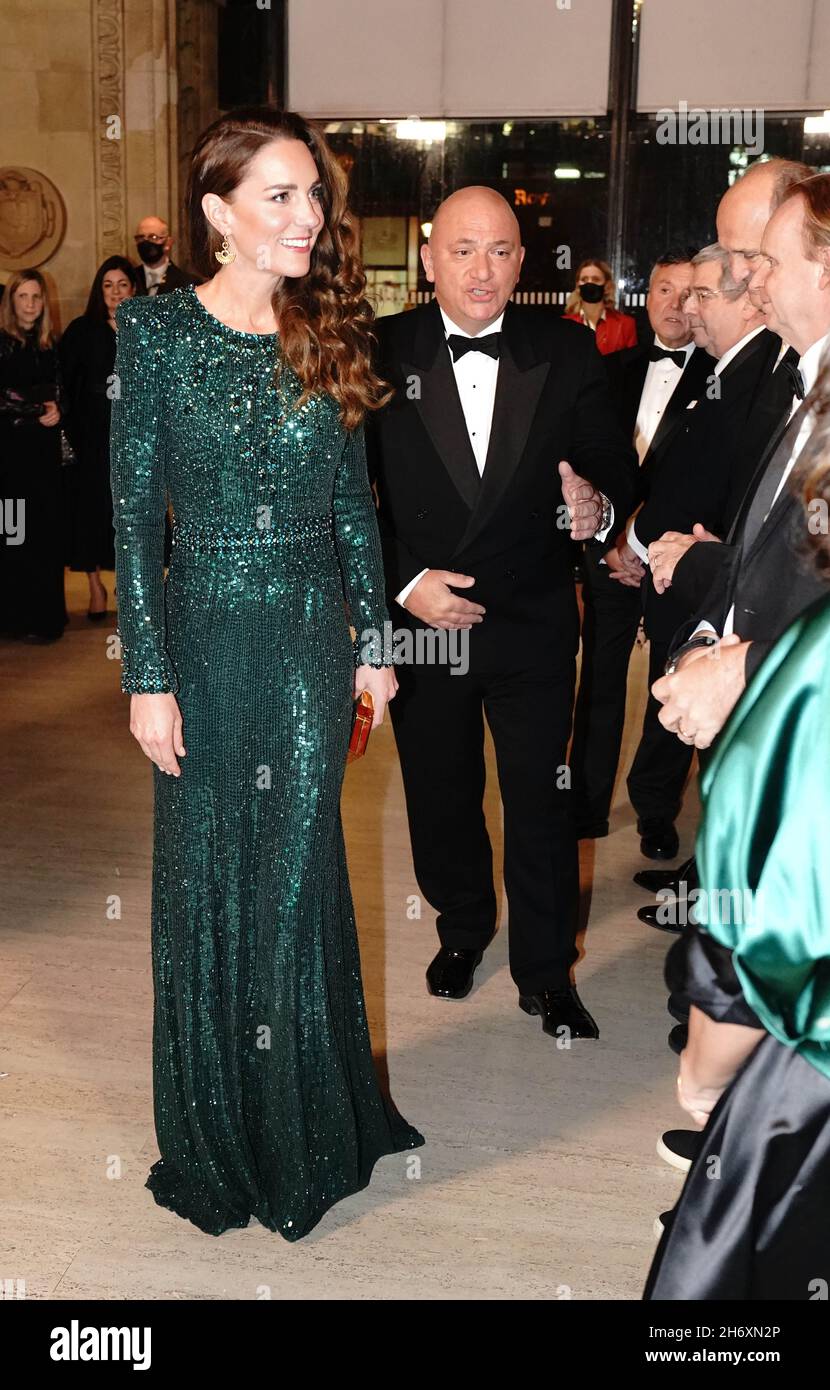 La duchesse de Cambridge arrive pour la Royal Variety Performance au Royal Albert Hall de Londres.Date de la photo: Jeudi 18 novembre 2021. Banque D'Images