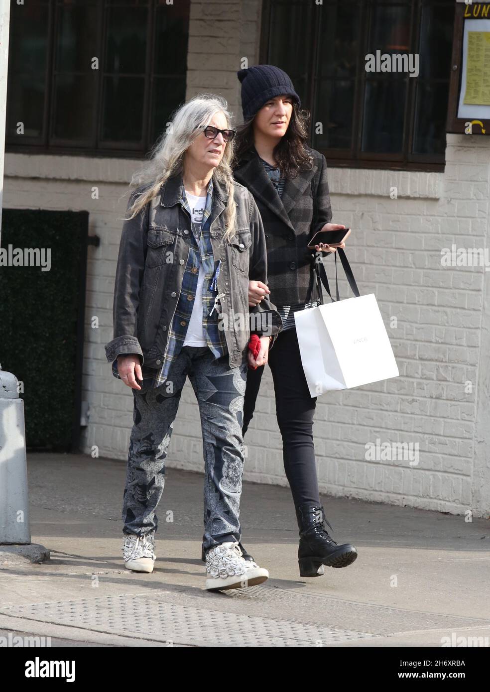 patti-smith-and-jesse-smith-banque-de-photographies-et-d-images-haute