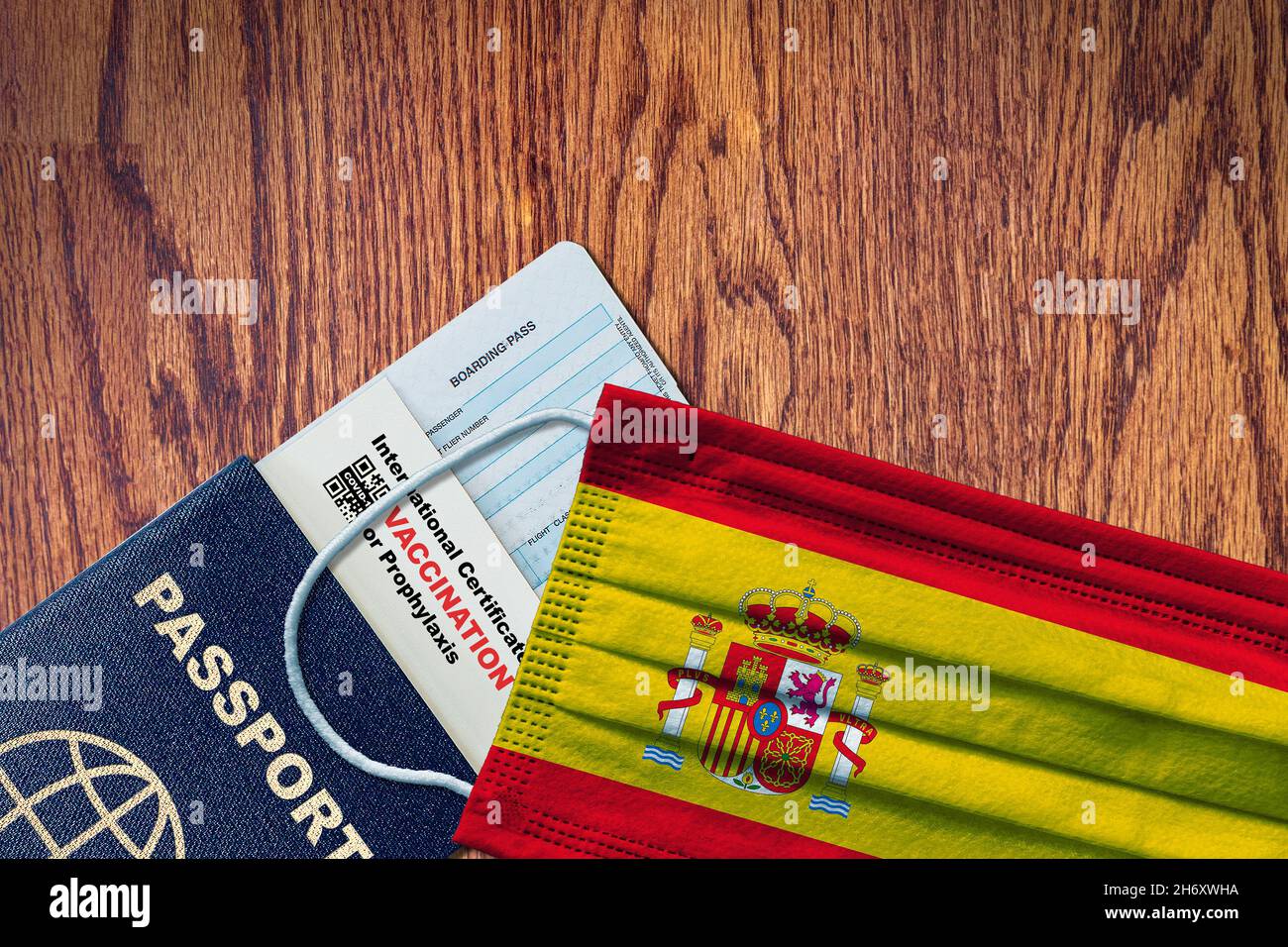 Espagne nouveau voyage normal avec passeport, carte d'embarquement, masque facial