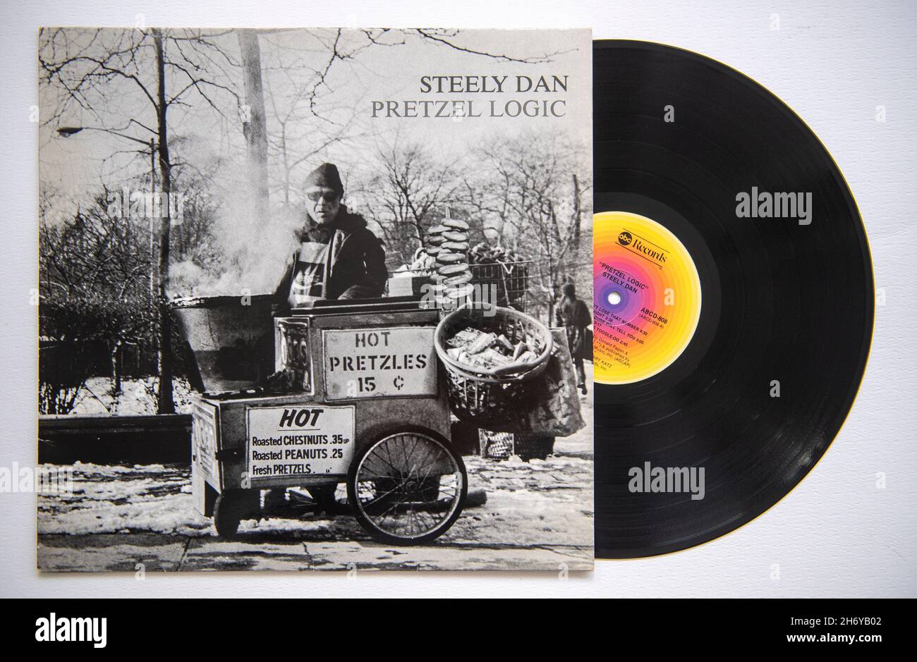 LP couverture et vinyle de l'album Pretzel Logic, sorti par le groupe américain Steely Dan en 1974 Banque D'Images