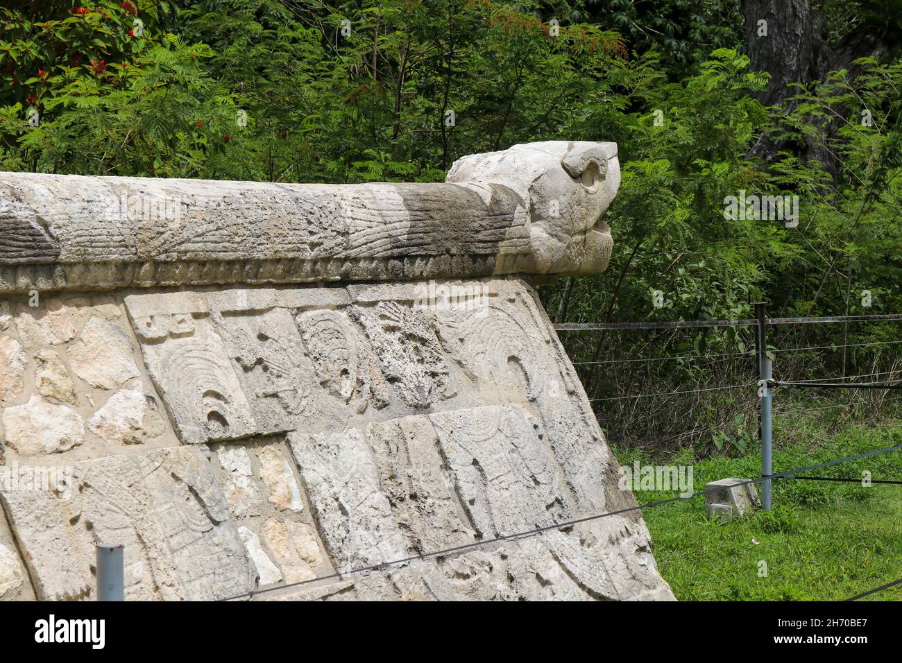 Chichen itza kukulkan snake Banque de photographies et d’images à haute ...