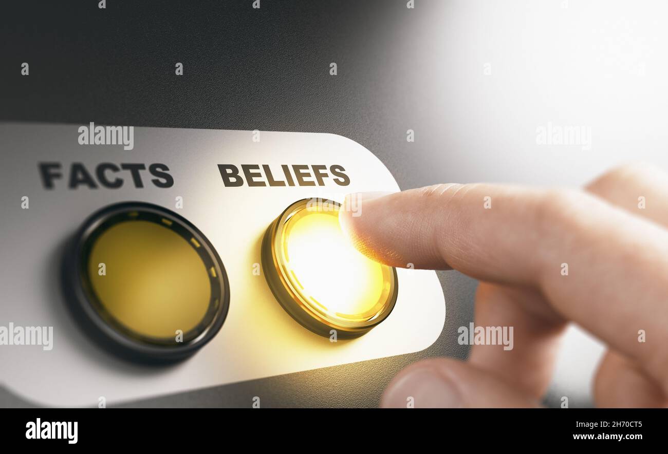 Doigt appuyant sur un bouton avec le mot croyances intead de faits au cours d'une expérience psychologique cognitive.Image composite entre une photographie de main Banque D'Images