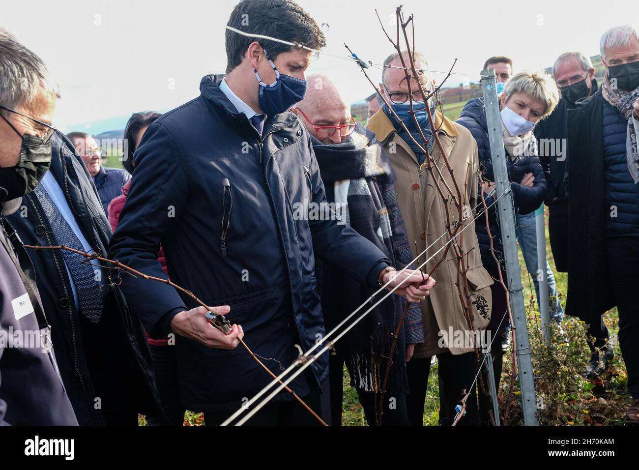 Pouilly-le-Monial (France), 18 novembre 2021.Julien Denormandie, ministre de l'Agriculture, était en visite dans la région du Beaujolais à l'occasion du l Banque D'Images