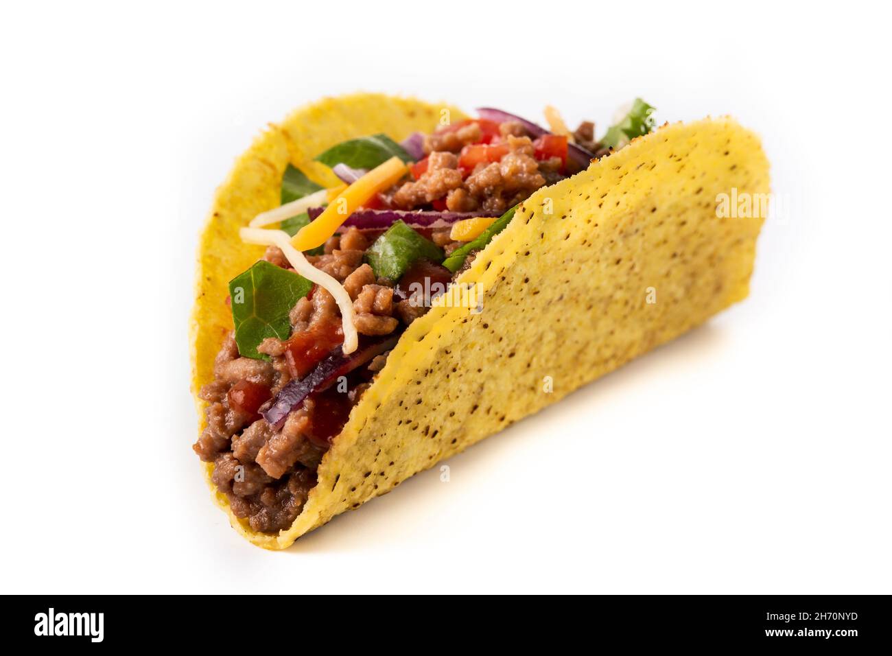 Tacos mexicains traditionnels avec viande et légumes isolés sur fond blanc Banque D'Images