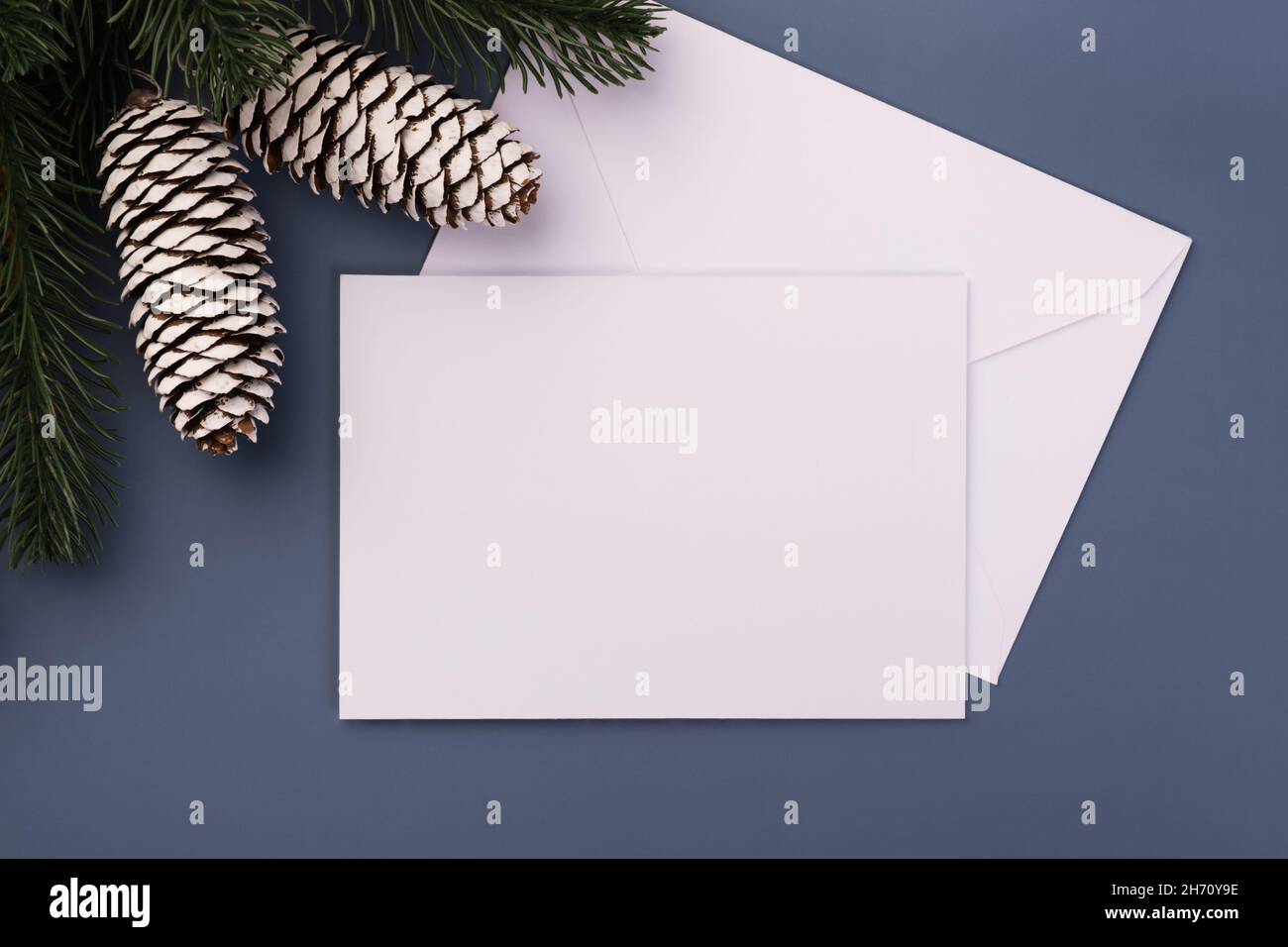 Maquette de carte de vœux de Noël de style minimaliste Banque D'Images