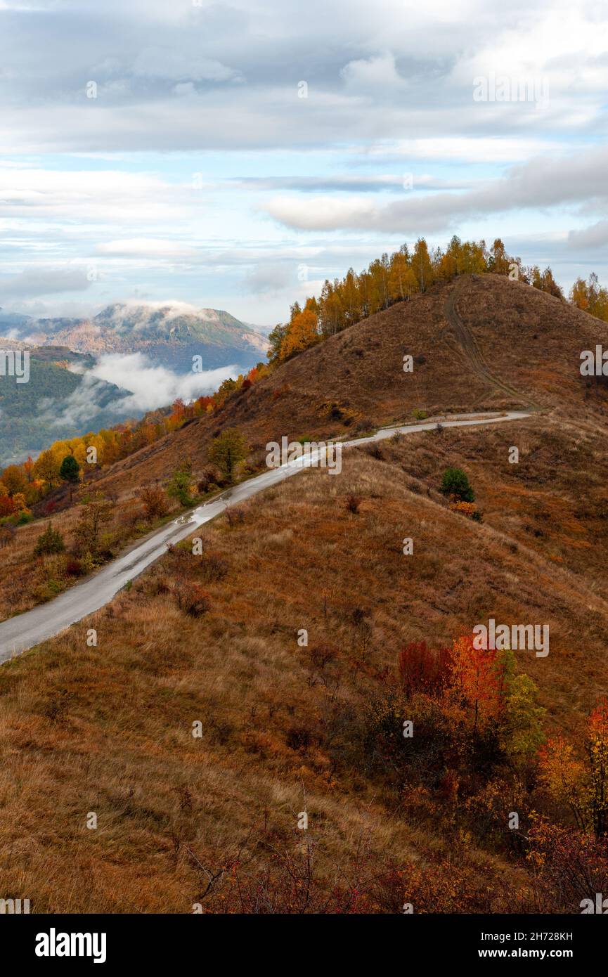 paysage d'automne au village dumesti, roumanie Banque D'Images